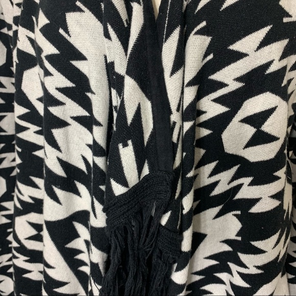 𝅺JESSICA Southwestern Black White printed Tribal Jersey Knit Cardigan Wrap L - Picture 5 of 11